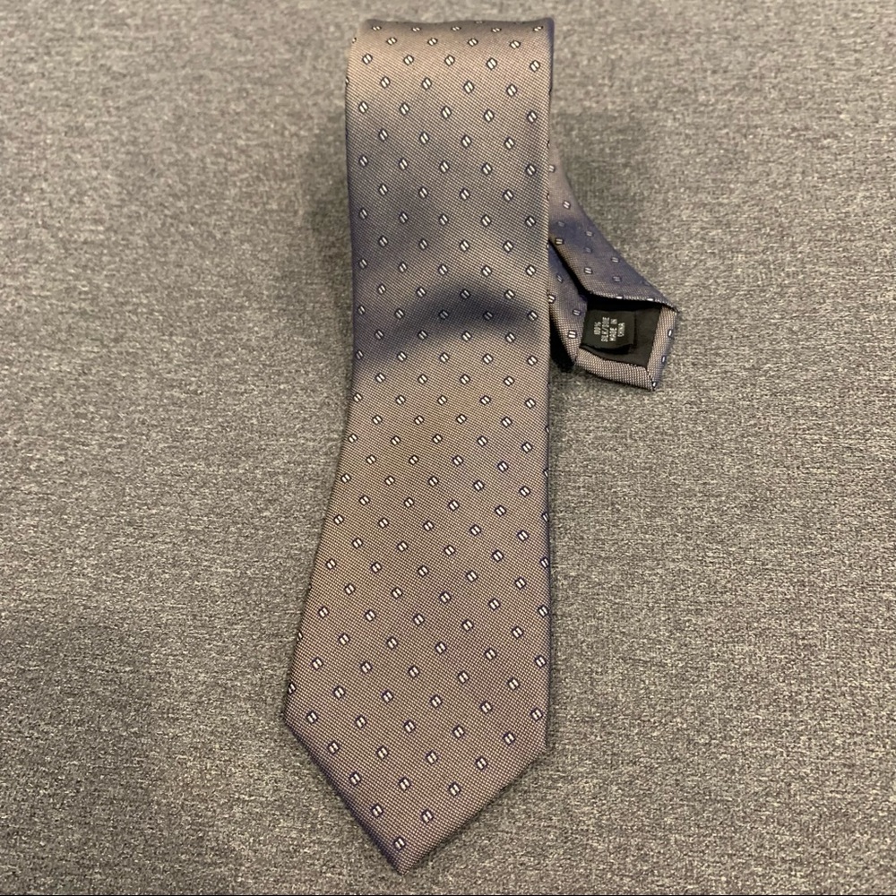 ☀️ 3/$15 Reaction Kenneth Cole Silver Silk Tie